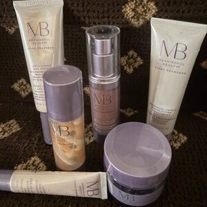 Meaningful Beauty by Cindy Crawford , 6 piece set   NEW and all Products SEALED